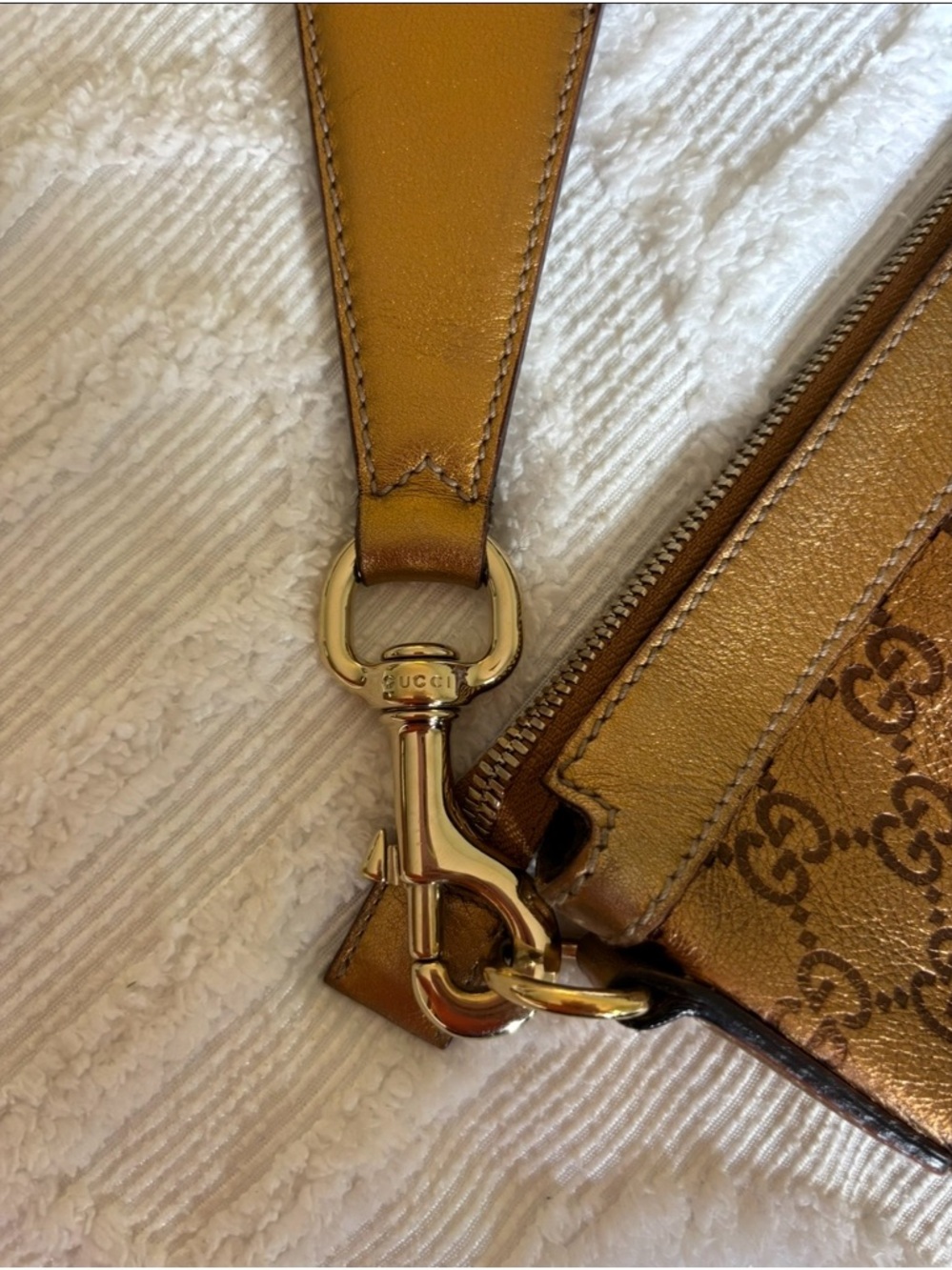 Gucci Metallic Gold Shoulder Bag with Canvas Strap - Picture 4 of 12
